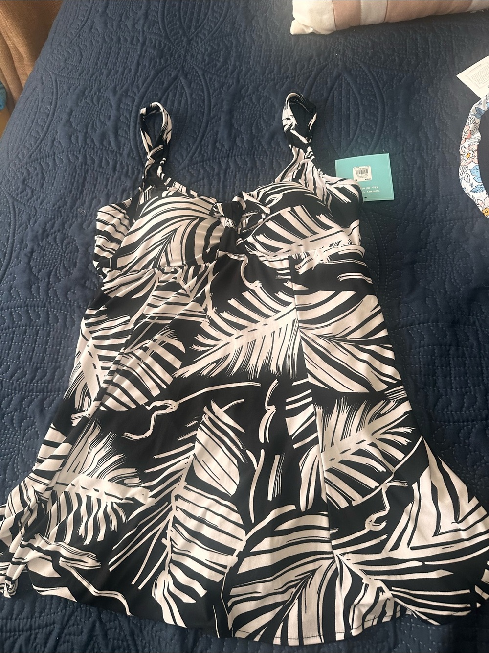 1 piece women’s swimsuit Black & White Tropical Print